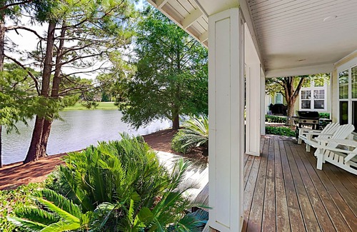 Laurel Grove House | Cozy home w/lakefront porch, fairway views & golf cart - shared pool & hot tub