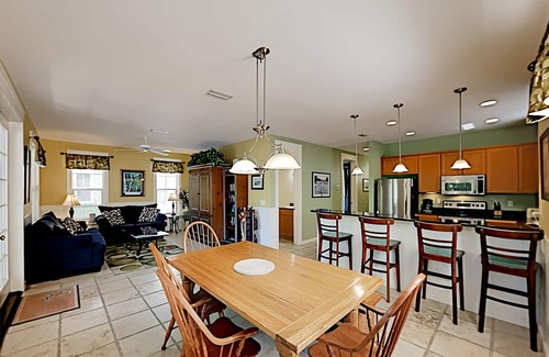 Laurel Grove House | Cozy home w/lakefront porch, fairway views & golf cart - shared pool & hot tub