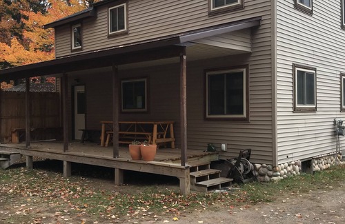 Marquette House | Cozy House in town