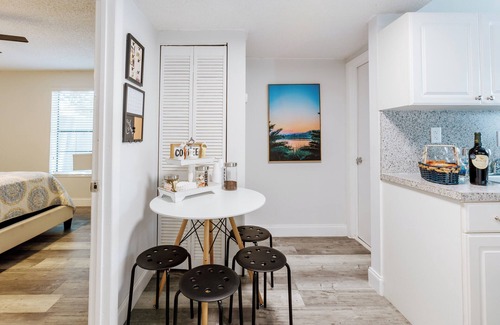 Little Havana House | Cozy House/MarlinsStadium/Brickell/Beach/Airport/Port Cruise/Pets