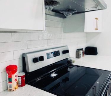Calgary Apartment | Cozy house with 4 Bedrooms 3 Full bath and 1 half bath