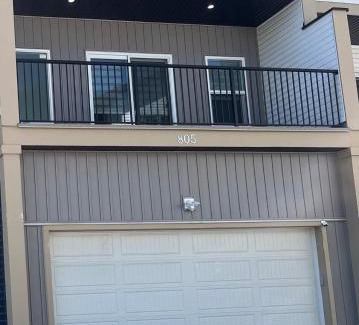 Calgary Apartment | Cozy house with 4 Bedrooms 3 Full bath and 1 half bath