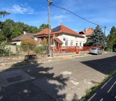 Alsorakos Apartment | Cozy House with Garden and FreeParking