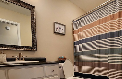 Enterprise House | Cozy Jasmine Circle
