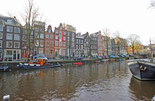 Grachtengordel-West Bed & Breakfast | Cozy Jordaan canalhouse near Anne Frank House