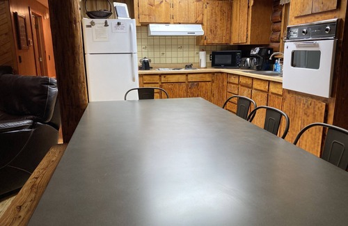 Rogers Cabin | Cozy Lake Front Family Friendly Cabin, Bunk House, Kayaks and Canoe!