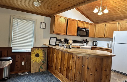Portage Lakes House | Cozy lake house, five minute walk to the lake! Perfect for a weekend getaway.