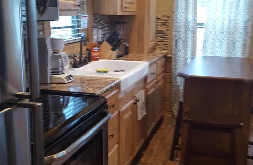 Willis Cabin | Cozy Lake House located on Lake Conroe. Fish from the porch!
