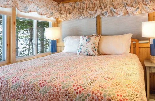Otis Cabin | Cozy Lakefront Cabin near Acadia National Park