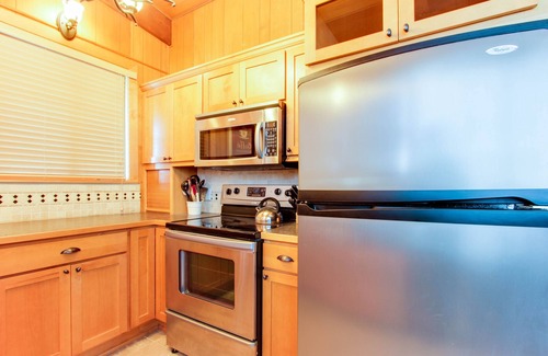Worley Cabin | Cozy Lakefront Cabin w/Private Dock & 2 Boat Slips on Lake Coeur d'Alene