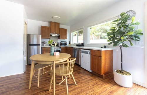 Lanikai Apartment | Cozy Lanikai Cottage Walking Distance to the Beach-Near Shops & Restaurants