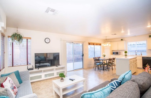 Spring Valley House | Cozy Large 5 BR House
