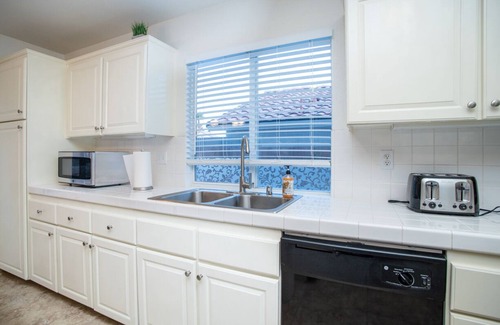 Spring Valley House | Cozy Large 5 BR House