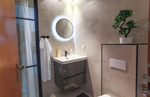 Bad Nauheim Apartment | Cozy-Livings Altbau mit Terrasse und Küche am Stadtpark