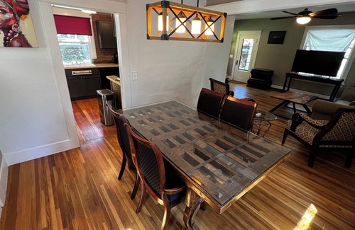 Wallace House | Cozy lodging with ample parking