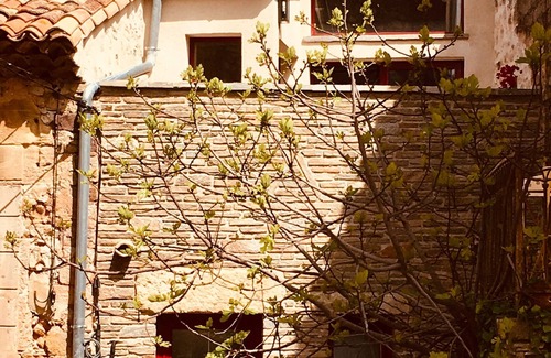 Villespassans House | Cozy loft nestled in the heart of the village