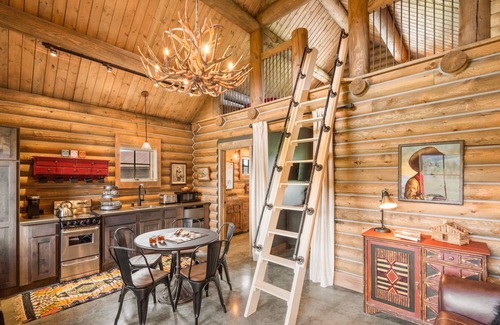 Livingston Cabin | Cozy Log Cabin in Beautiful Paradise Valley