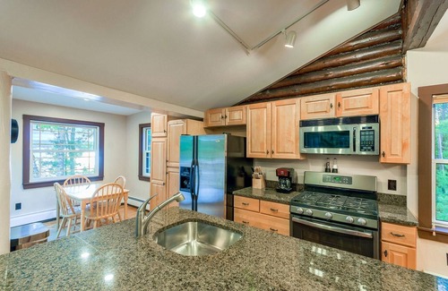 Lucerne-in-Maine Cabin | Cozy Log Cabin on Beautiful Phillips Lake near Bar Harbor and Camden