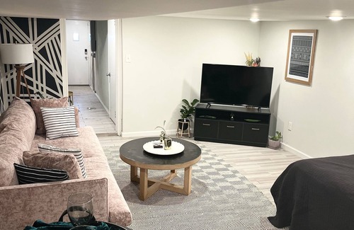 East Mount Airy Bed & Breakfast | Cozy Lux FOUR bedroom Bed and Breakfast