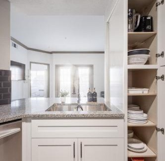 South Main Apartment | Cozy Lux Pad HTX