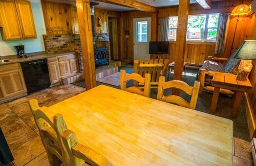 Puposky Cabin | Cozy Minnesota Cabin - Steps to Resort Amenities