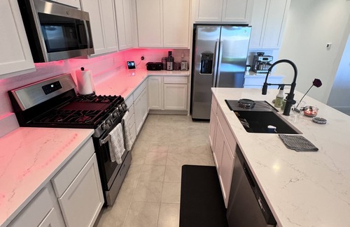 Buckeye House | Cozy & Modern single family 4 bedroom , 3 bathroom house with 2,070 square feet.