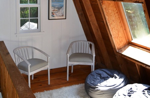 East Jamaica House | Cozy Mountain Getaway