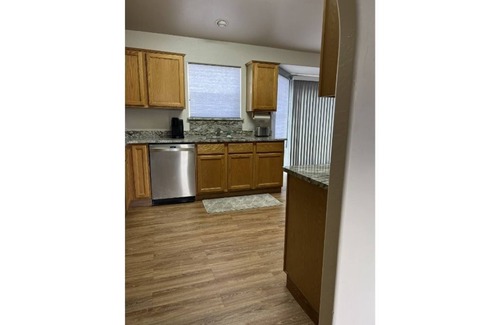 Zuzax House | Cozy Mountain Home 2 Bedroom with Fireplace 20 min to Albuquerque