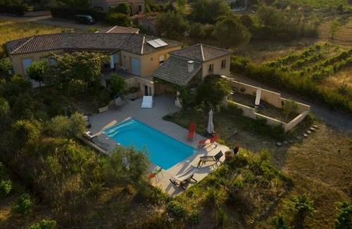 Berlou House | Cozy nest on property crossed by a beautiful stream, beautiful view, facing south