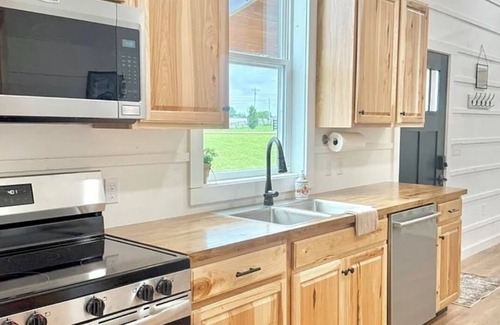 Mill Springs House | Cozy, new cottage close to Conley Bottom/Lake Cumberland!