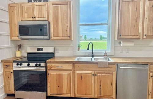 Mill Springs House | Cozy, new cottage close to Conley Bottom/Lake Cumberland!