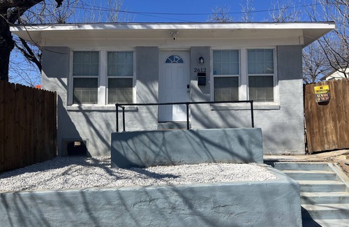Fort Worth House | Cozy New Remodel 3/1 Neat downtown Fort Woth