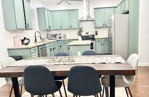 Buford House | 🌈✨ Cozy Newly Updated Home Sugar Hill Downtown⭐️⭐️⭐️⭐️⭐️