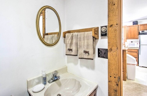 Cranmore Birches Cottage | Cozy North Conway Home: Walk to Slopes & Dtwn