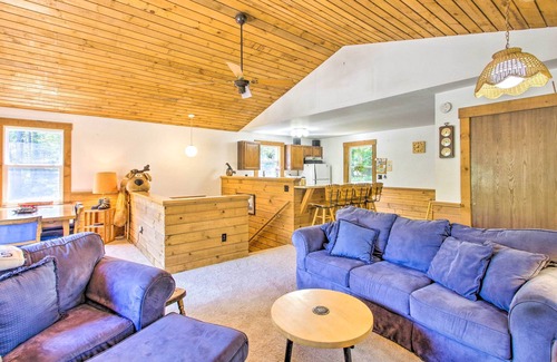 Cranmore Birches House | Cozy North Conway Home: Walk to Slopes & Dtwn