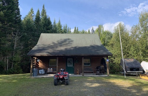 Columbia Cabin | Cozy North Woods Log Cabin