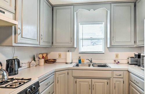 Omaha Cottage | Cozy Omaha Vacation Rental: 6 Miles to Downtown!