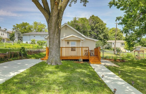 Omaha Cottage | Cozy Omaha Vacation Rental: 6 Miles to Downtown!