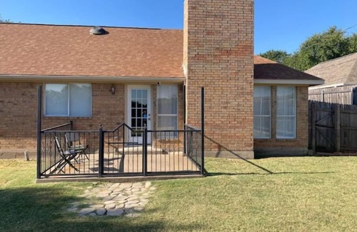 Frisco House | Cozy on Christie