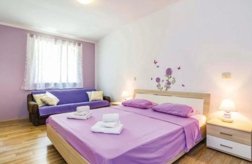 Martina Apartment | Cozy One Bedroom Apartment with Terrace