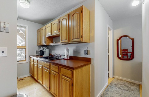 Waitsfield Condo | Cozy open-concept condo, close to ski resorts, balcony, pool, tennis, sauna
