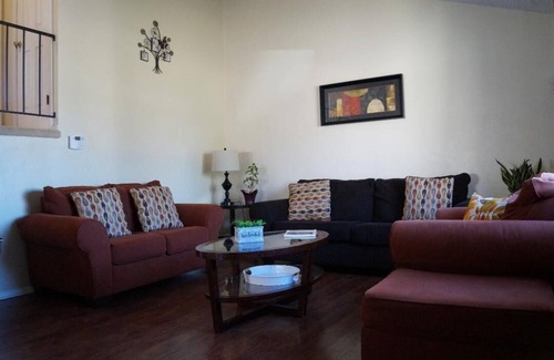 Longmont House | Cozy, pet friendly, home. Great location for walks, food, Boulder, Lyons & RMNP