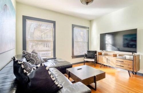 Belmont Apartment | Cozy Portland Classic- Walk to Local Coffee & Food