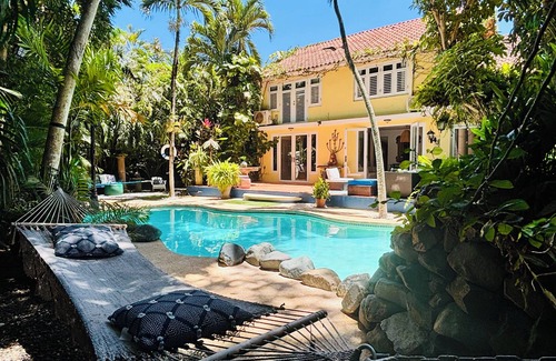 Navarro House | Cozy, private house with local flavor.