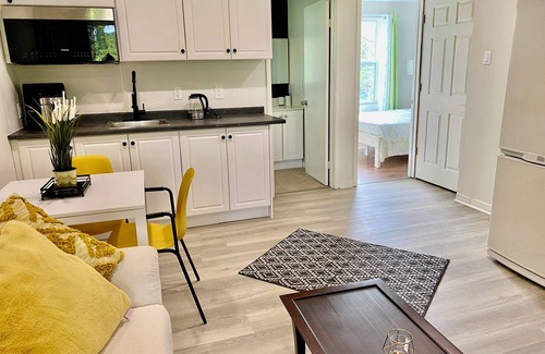 Newmarket Apartment | Cozy private one bedroom suite