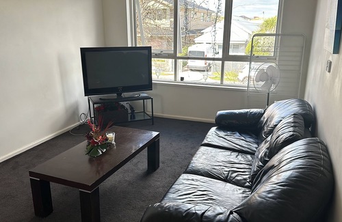 Thornbury Apartment | Cozy private Room in Thornbury