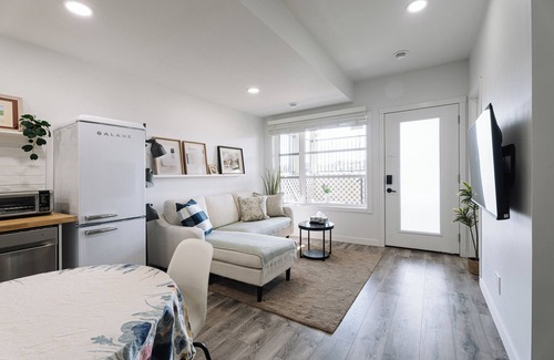 Keith House | Cozy Private Suite| 1 Queen&1 Twin bed |Close Banff