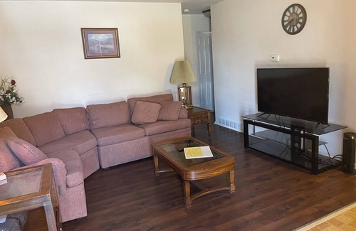 Rockford House | Cozy, Quiet, Clean, and Bright