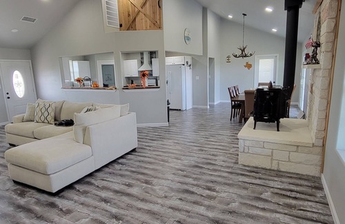 Hutto House | Cozy Ranch