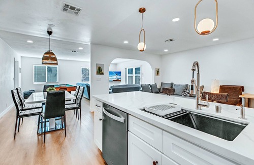 South el Monte House | Cozy Remodel 4Bd 3Ba Kid-Friendly Home Nearby DTLA